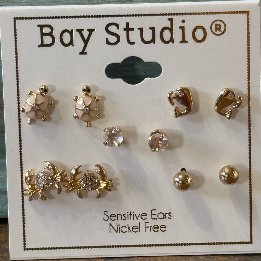 NWT Bay Studio Gold and Cream Nickel-Free Sea Creature Earrings